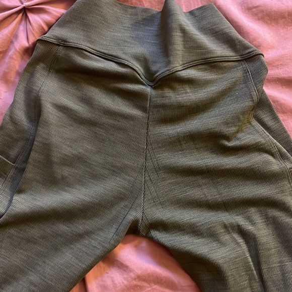 Bombshell leggings - Picture 2 of 2